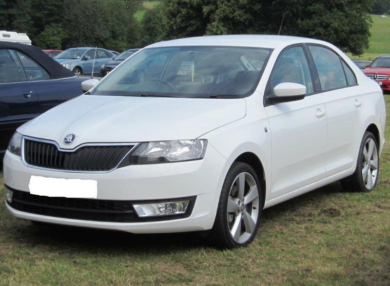 Alsó középkategóriás autók bérlése - Skoda Rapid