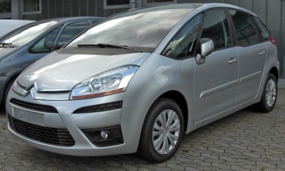 Alsó középkategóriás autók bérlése - Citroen C4 Picasso