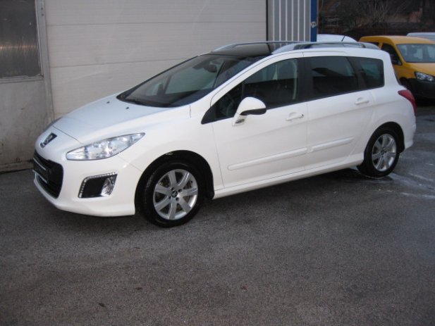Kombi autók bérlése - Peugeot 308 kombi